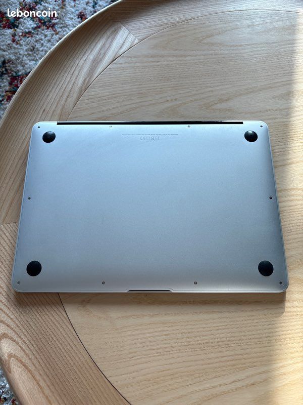 MacBook Air (image 3)