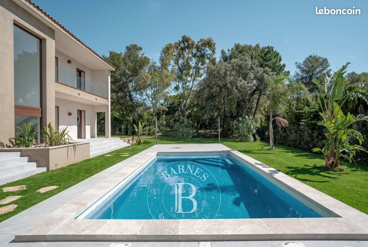 Maison 7 pièces 182 m² · à Roquebrune-sur-Argens · 182 m² · 1 699 000 €