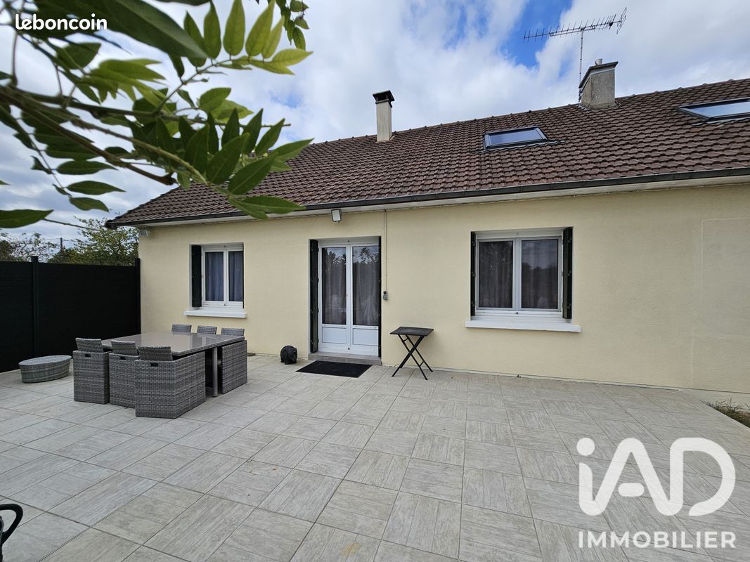 Maison 4 pièces 111 m² · à Lavaré · 111 m² · 239 000 €