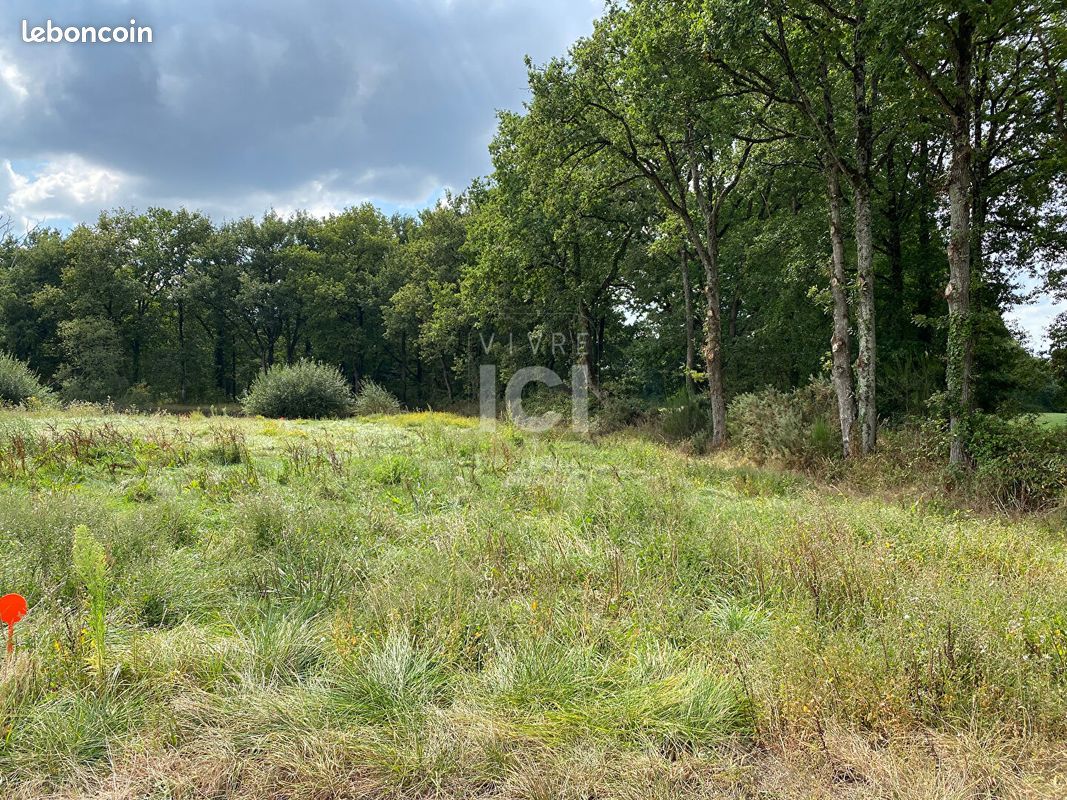 Terrain 976 m² · à Pont-Saint-Martin · 976 m² · 134 000 €