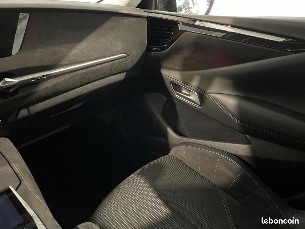 DS 4 BlueHDi 130 EAT8 Performance Line+ (image 32)