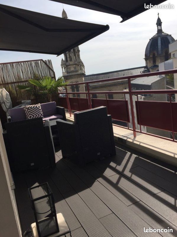 15 m² lames terrasse composite – OCCASION – clips intégrés (image 1)