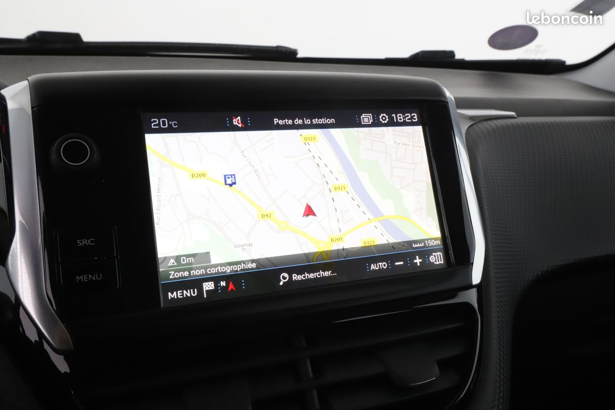 Peugeot 2008 1.2 PureTech Allure 110 ch (image 17)