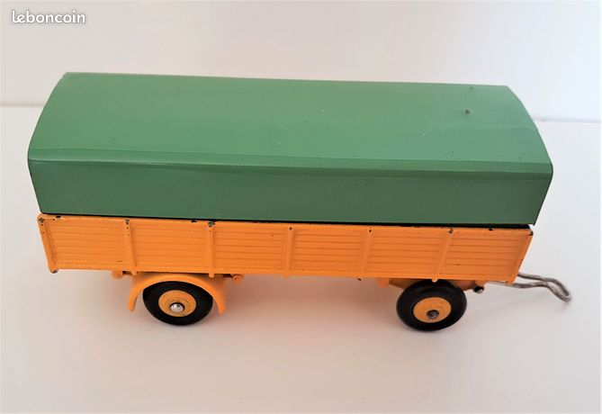 DINKY TOYS. Remorque bâchée N°70. En boite. (usures