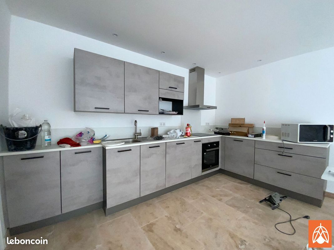 Appartement 3 pièces 64 m² · à Eyguières · 64 m² · 1 040 €