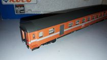 Rame Roco Corail – Voiture Voyageurs 2e Classe + Fourgon Orange – 64001-2 – Neuf Et Rare