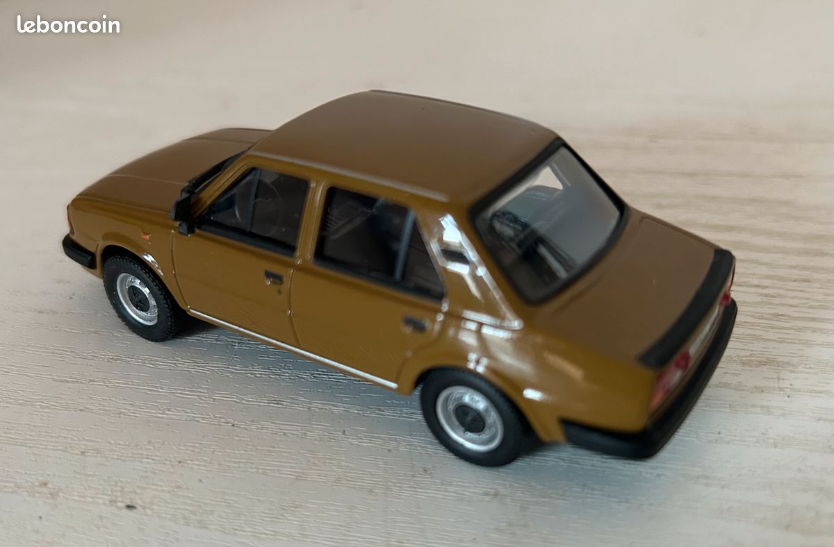 Skoda 120L au 1:43 Abrex - Jeux & Jouets
