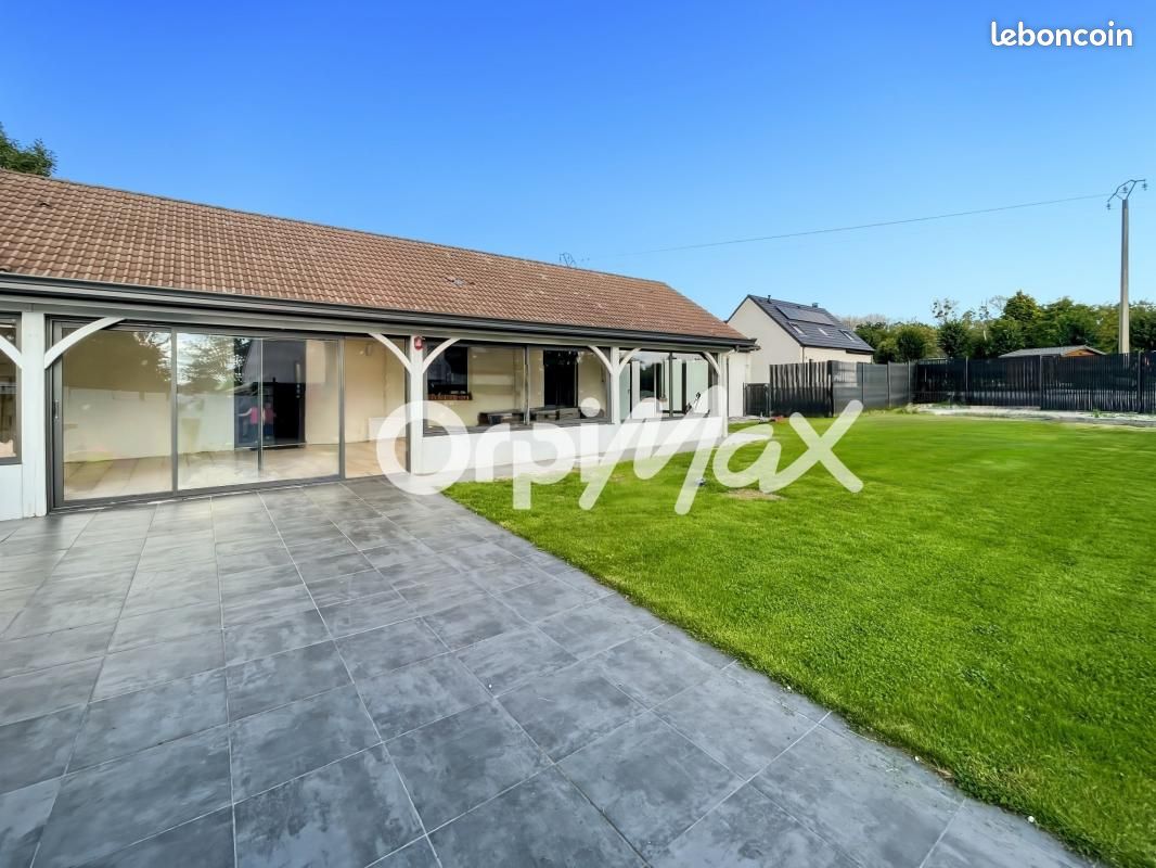Maison 4 pièces 234 m² · à Bellebrune · 234 m² · 339 000 €