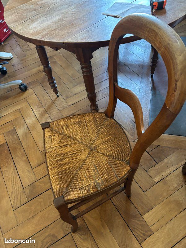 Table à volets diam 110 en noyer + 2 chaises en noyer (image 10)