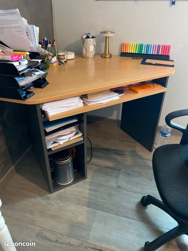 Bureau (image 2)