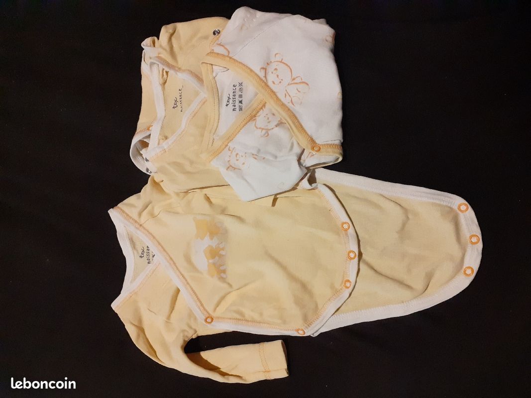 Ensemble 3 bodys mixte taille naissance (image 1)