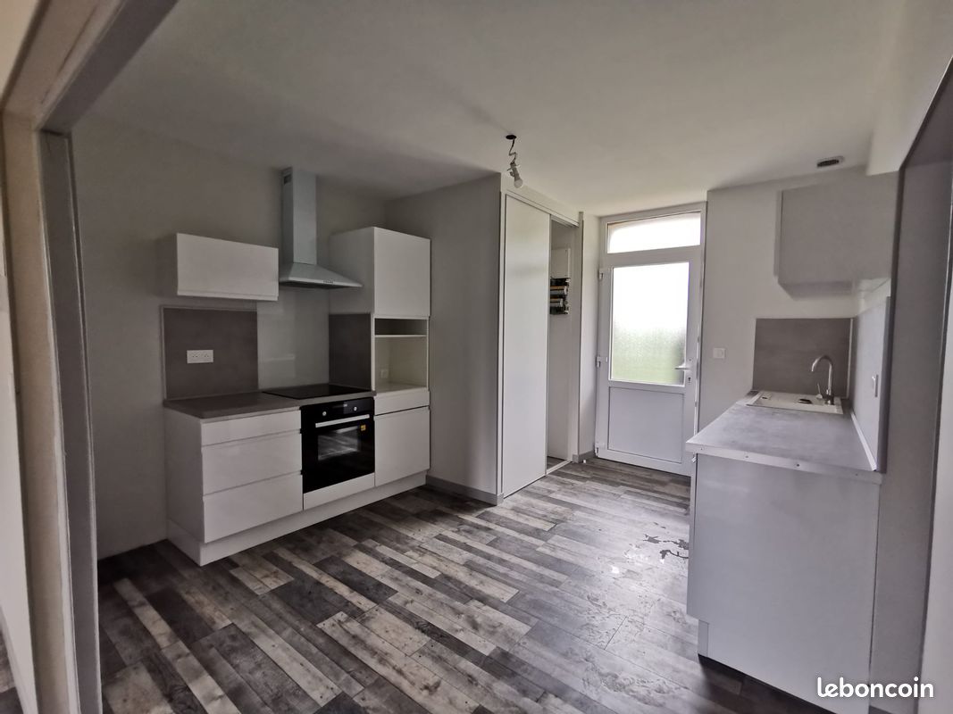 Appartement 4 pièces 90 m² · à Le Creusot · 90 m² · 750 €/mois