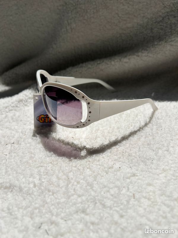 Lunette de soleil marque Gil (image 2)