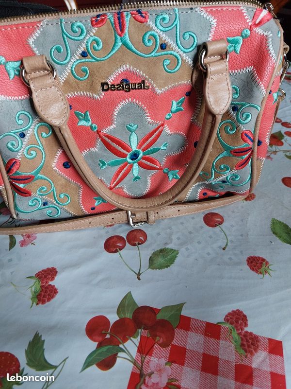 Sac desigual Accessoires Bagagerie