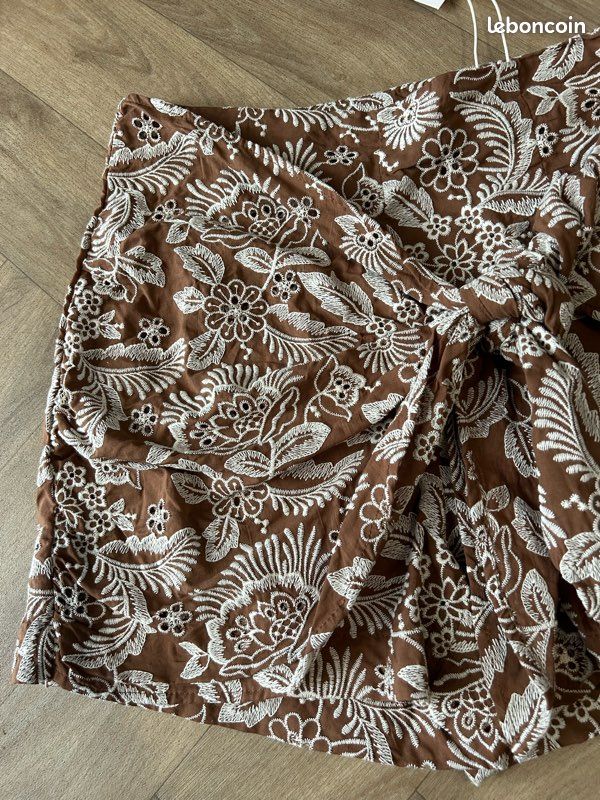 Short brodée Zara (image 2)
