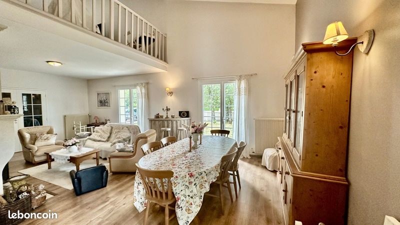 Maison 7 pièces 220 m² · à Martignas-sur-Jalle · 220 m² · 619 900 €