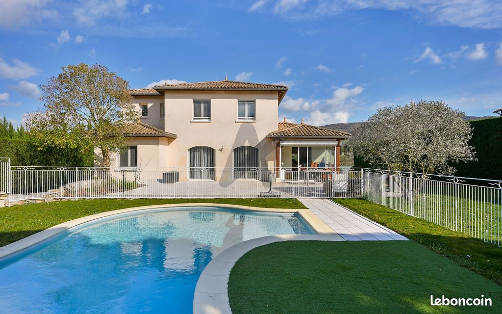 Maison 5 pièces 175 m² · à Lissieu · 175 m² · 995 000 €