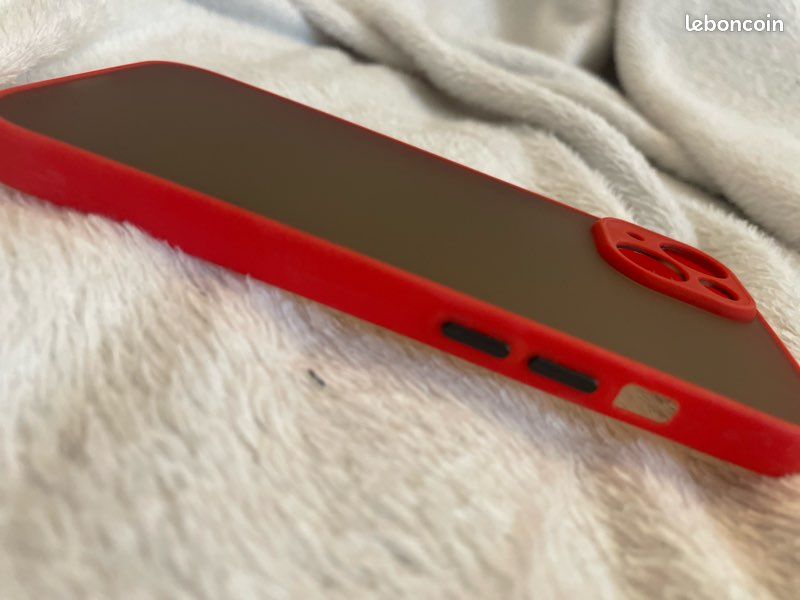 Coque iPhone 15 rouge (image 2)