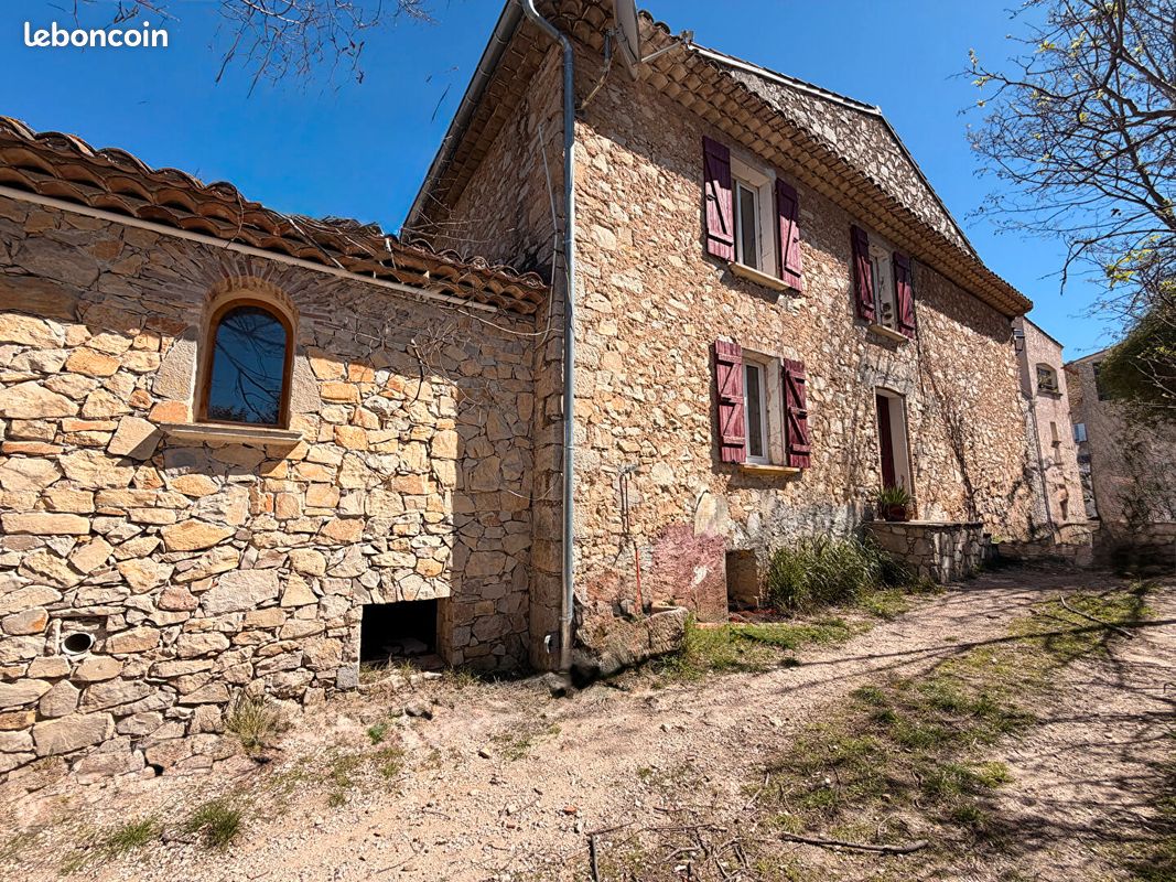 Maison 4 pièces 130 m² · à Rocbaron · 130 m² · 450 000 €
