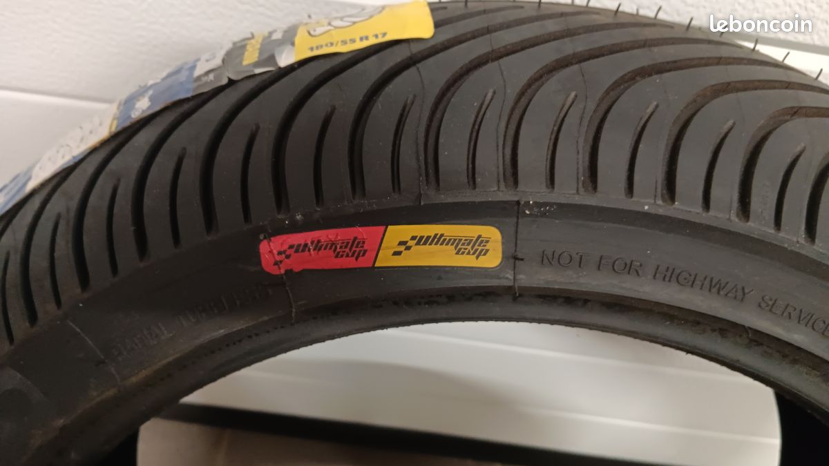 Pneus Michelin pluie Piste Équipement moto