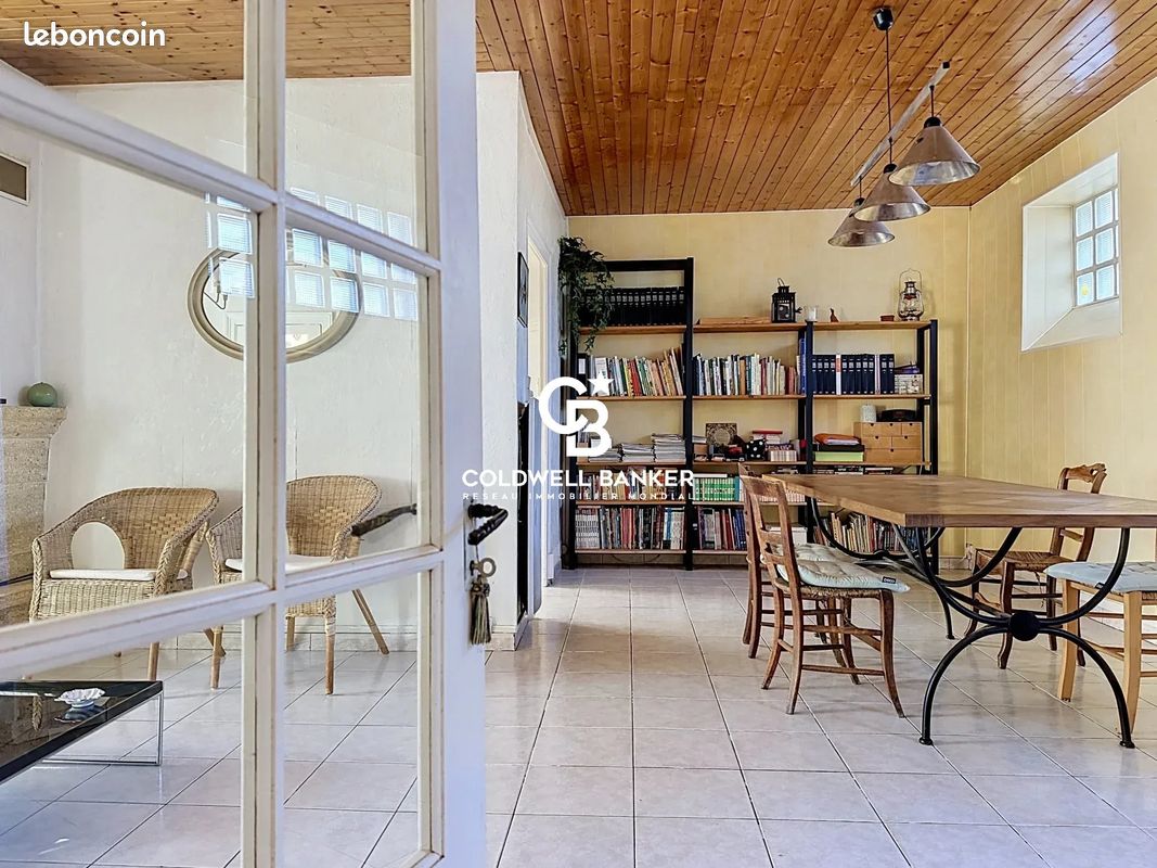 Maison 9 pièces 142 m² · à Muron · 142 m² · 159 000 €