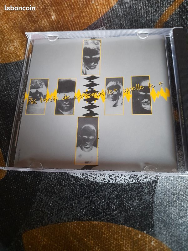 Cd maxi,h-c,mass hysteria (image 3)