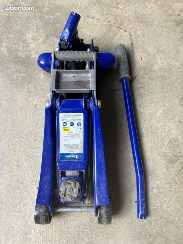 Cric hydraulique Michelin (image 1)