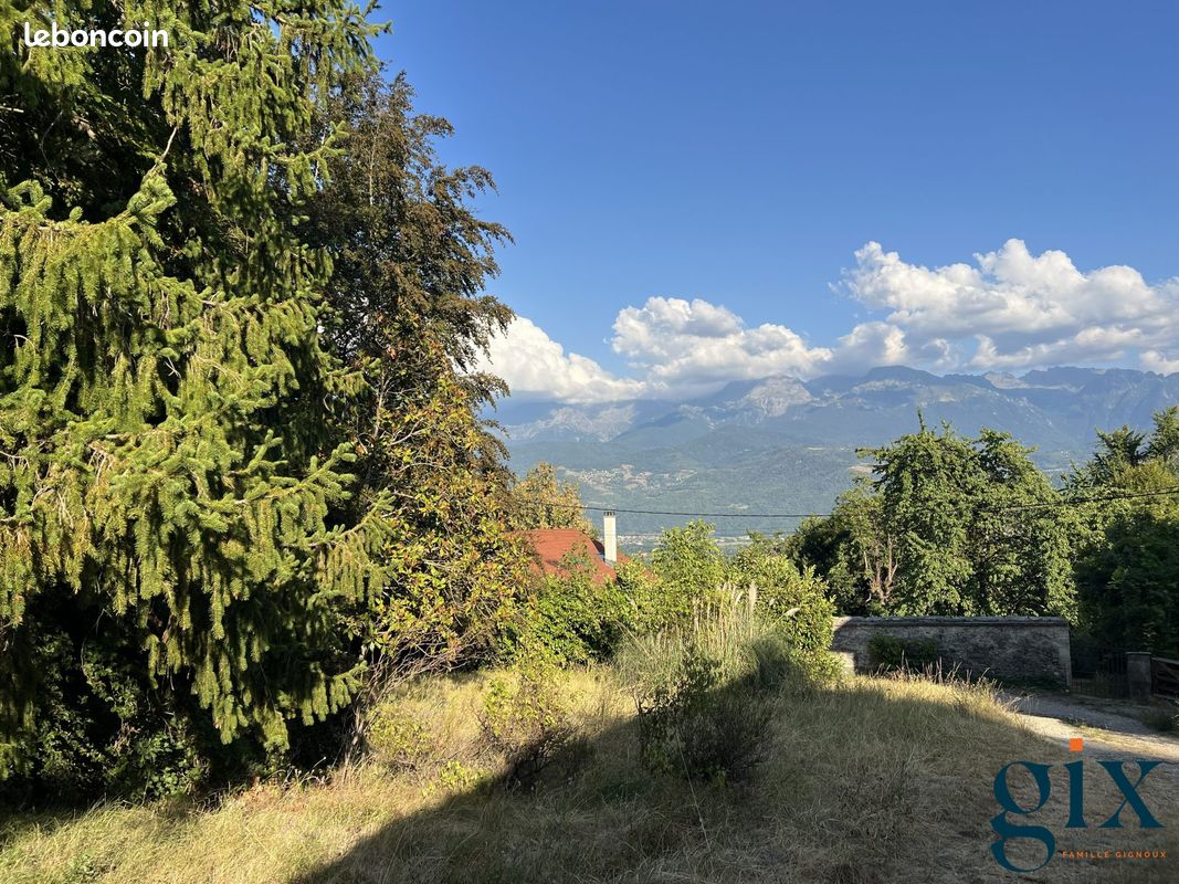Terrain 1324 m² · à Meylan · 1 324 m² · 295 000 €