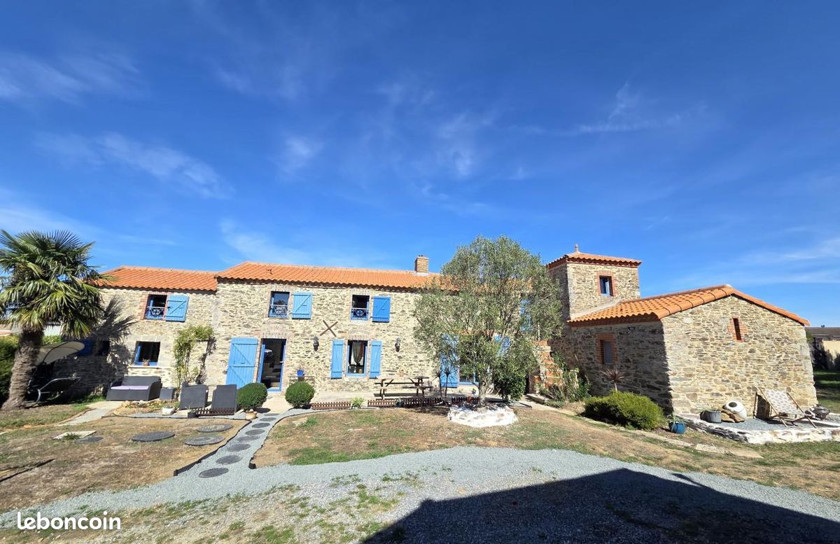 Maison 5 pièces 191 m² · à Montréverd · 191 m² · 383 250 €