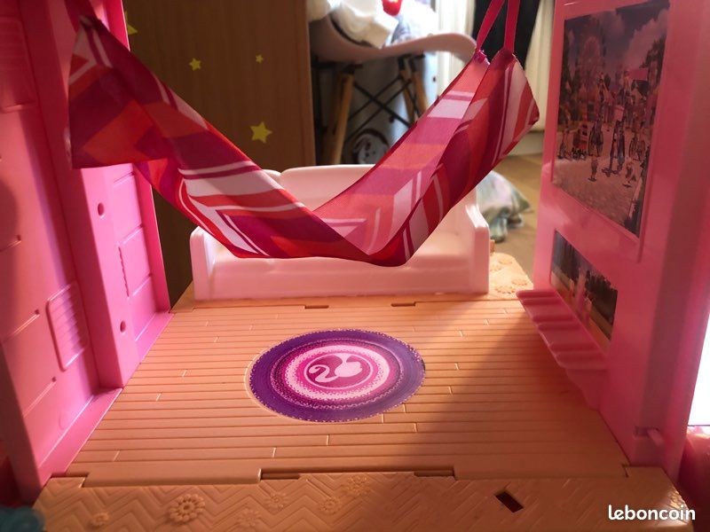 Camping-car et voiture barbie (image 7)