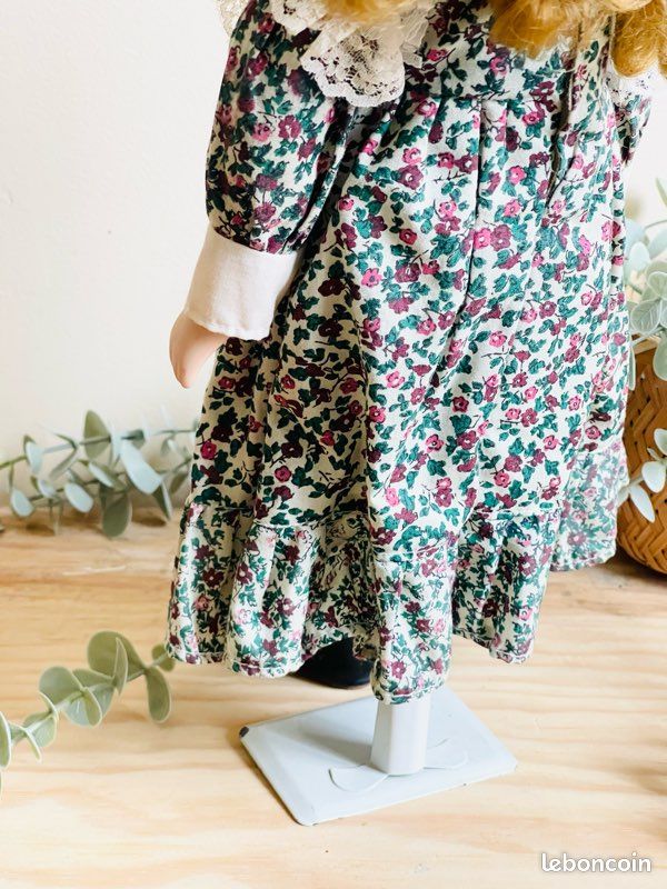 Robe En Soie Et Dentelle Pour Poupée 32-34 Cm – Pièce Unique Made In France