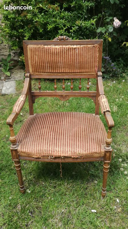 Vieux fauteuil bois pour retapisser (image 1)