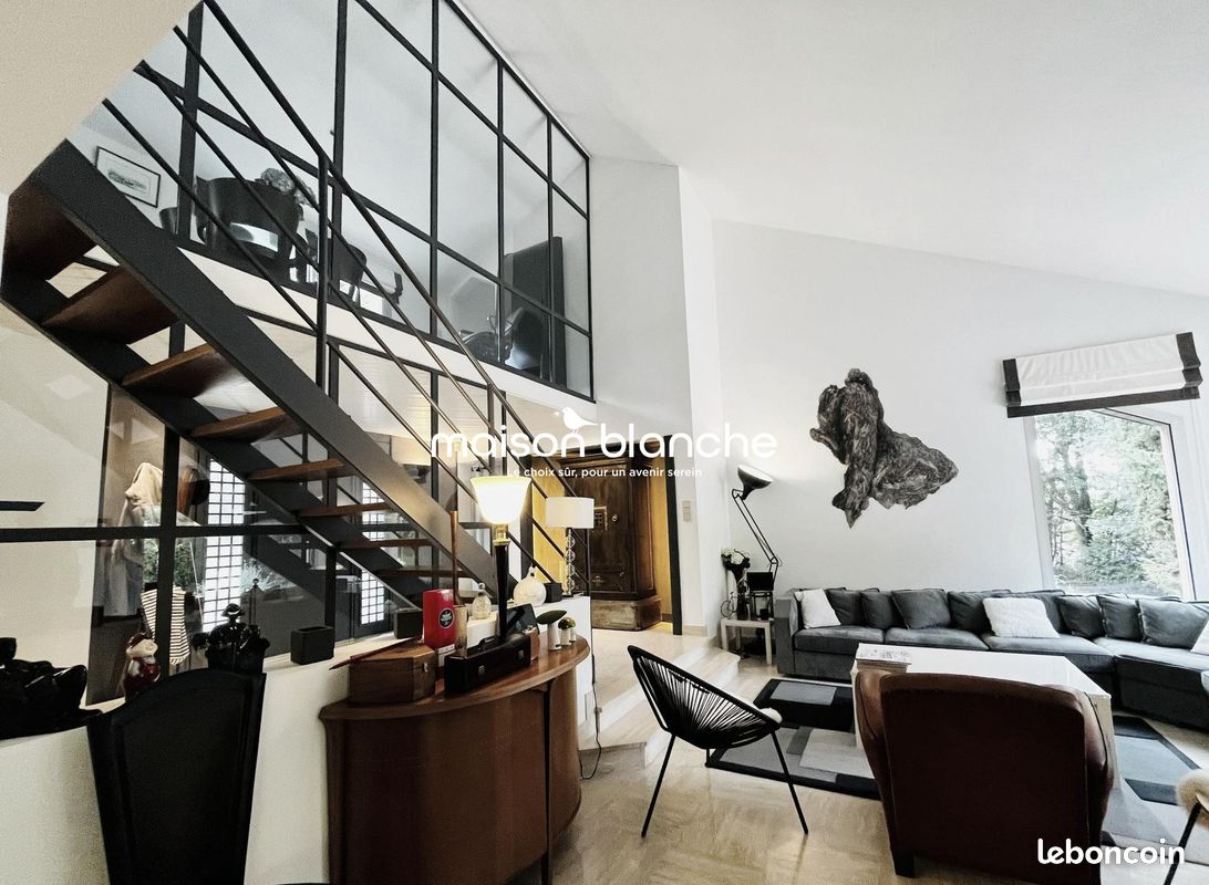 Maison 10 pièces 229 m² · à Chemillé-en-Anjou · 229 m² · 540 750 €