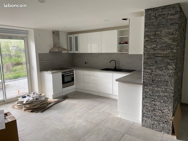 Maison 4 pièces 92 m² · à Hadol · 92 m² · 990 €