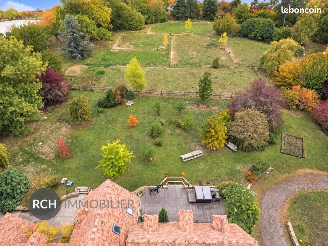 Maison 12 pièces 393 m² · à Montfort-l'Amaury · 393 m² · 2 450 000 €