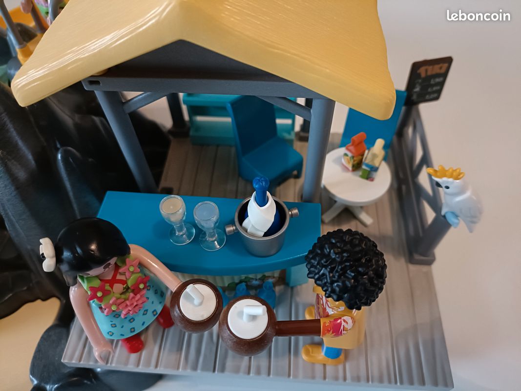 LOT 77 : L'ile de vacances Playmobil - n°6979 - univers : monde actuel (image 5)