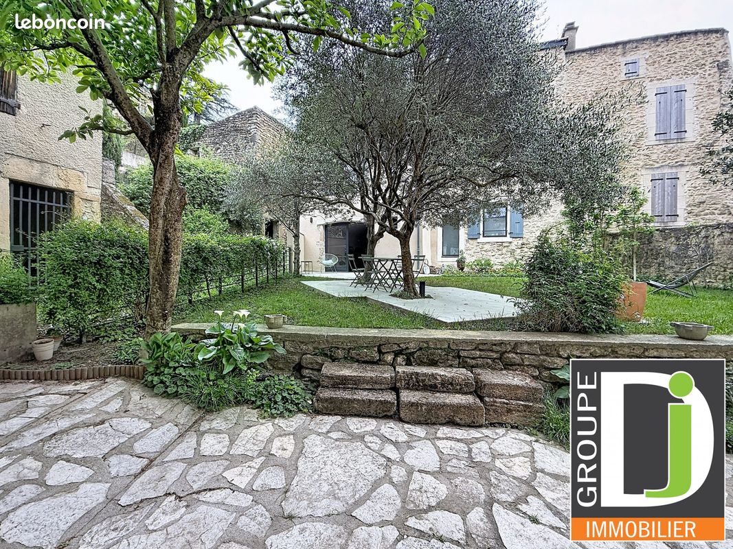 Maison 8 pièces 201 m² · à Étoile-sur-Rhône · 201 m² · 570 000 €