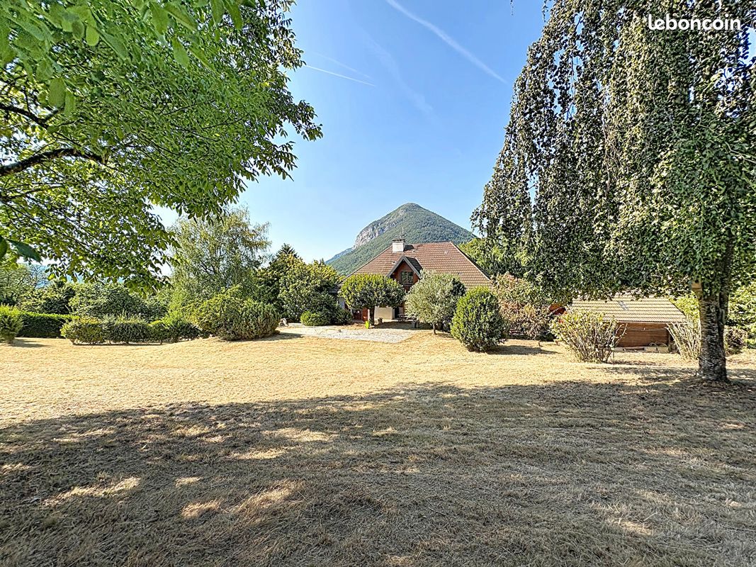 Maison 7 pièces 200 m² · à Menthon-Saint-Bernard · 200 m² · 2 415 000 €