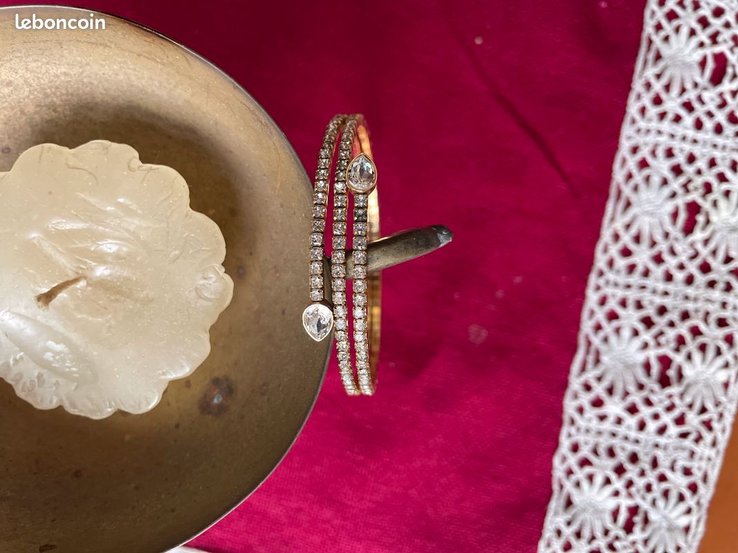 Bracelet (image 1)
