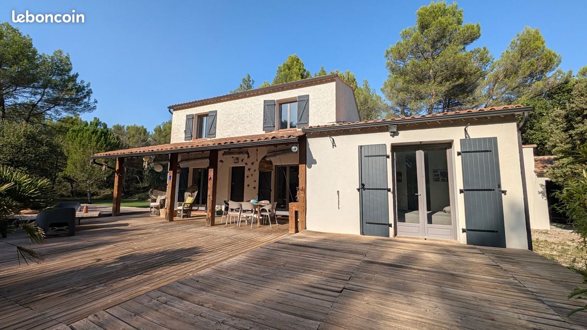 Maison 6 pièces 162 m² · à Peyrolles-en-Provence · 162 m² · 800 000 €
