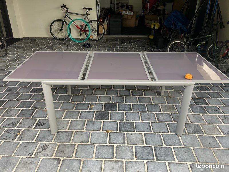 Table de jardin (image 2)