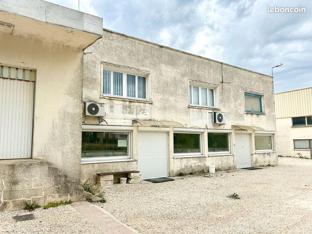 Maison 8 pièces 318 m² · à Saint-Florentin · 318 m² · 166 000 €