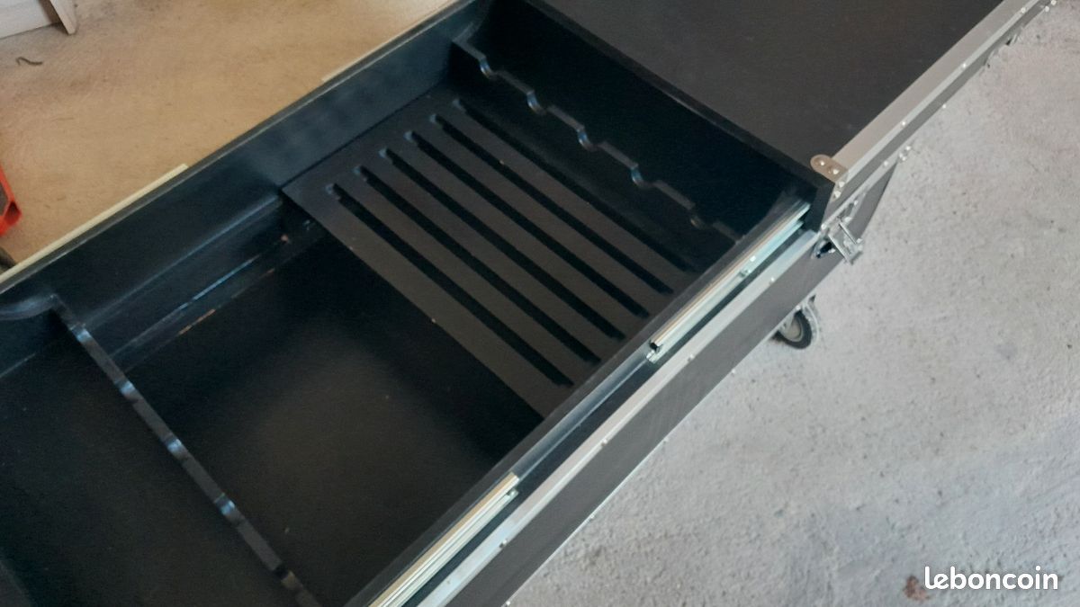 Flight-case professionnel sur roulettes – Grand format (image 2)