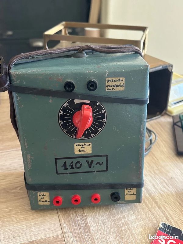 Vibroplex Bencher BY-1 : Manipulateur morse CW base acier noire Vibroplex Bencher BY-1 : Manipulateur morse CW base acier noire