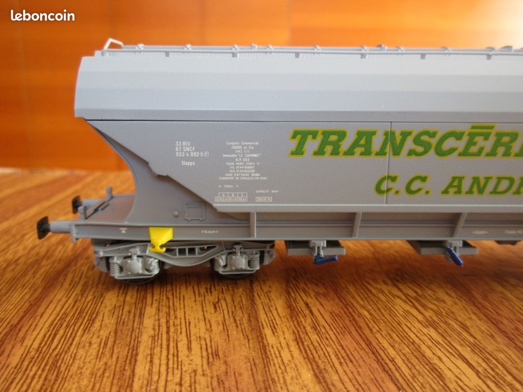 Set de 2 wagons céréaliers « GRANDS MOULINS DE COUTRAS », jaunes