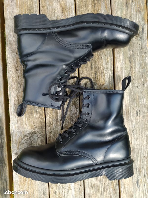 Dr. Martens 1460 Mono (image 1)