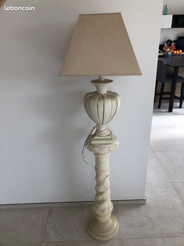Vends colonne en albâtre avec lampe (image 1)