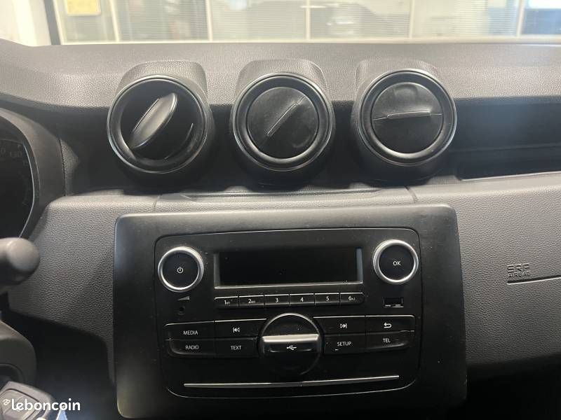 Dacia Duster Blue dCi 115 4x2 Essentiel (image 24)
