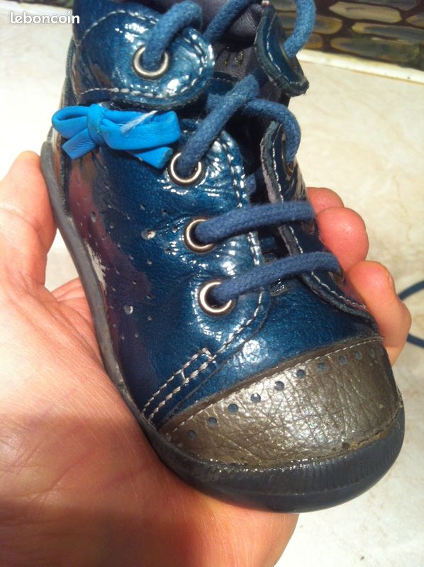 Magnifiques Chaussures vernies "Baby Botte" T 19 (image 2)