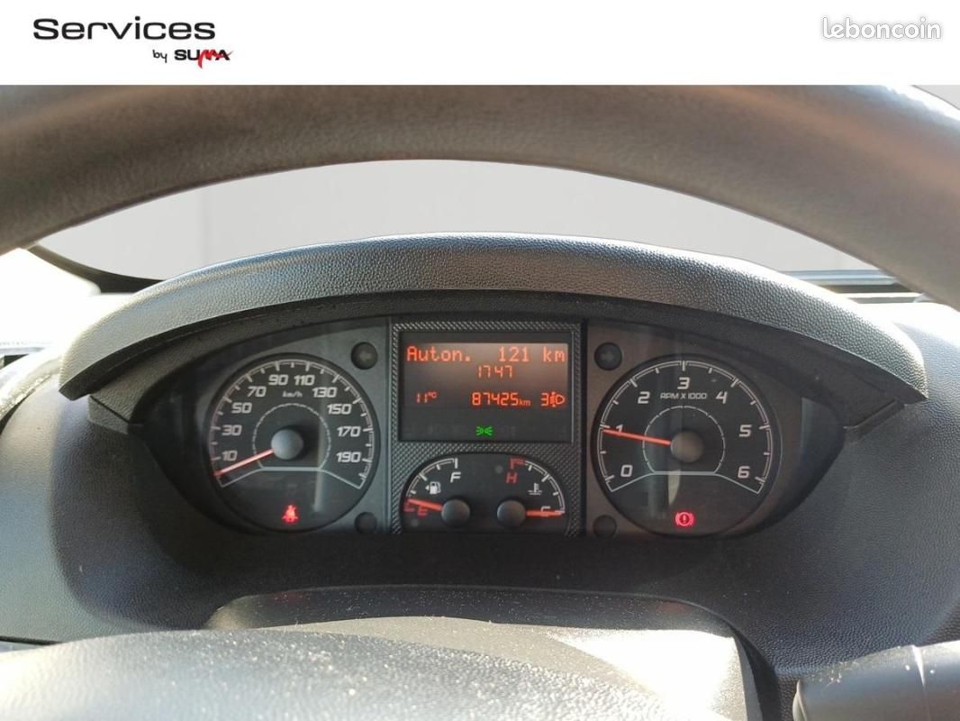 Citroën Jumper FOURGON TOLE 4-35 L4H2 BLUEHDi 160 BVM6 BUSINESS (image 16)